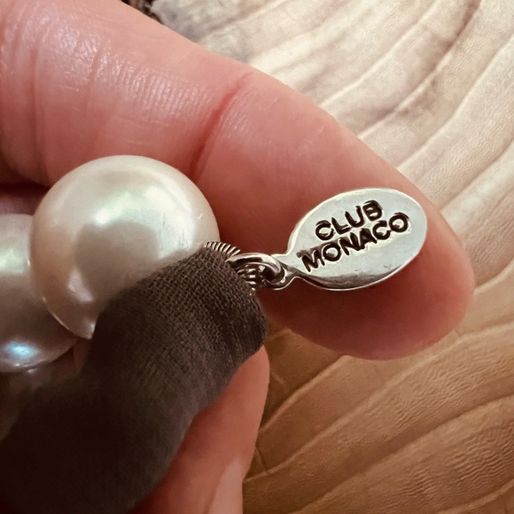 Necklace with Ribbon - Picture 2 of 2